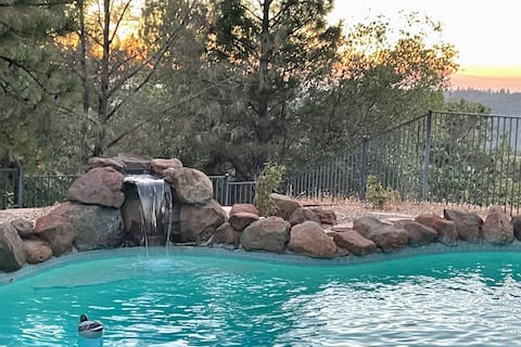 Western Retreat, Great for family gatherings!