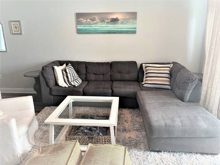 Fabulous condo with balcony overlooking the pool Condominiums for