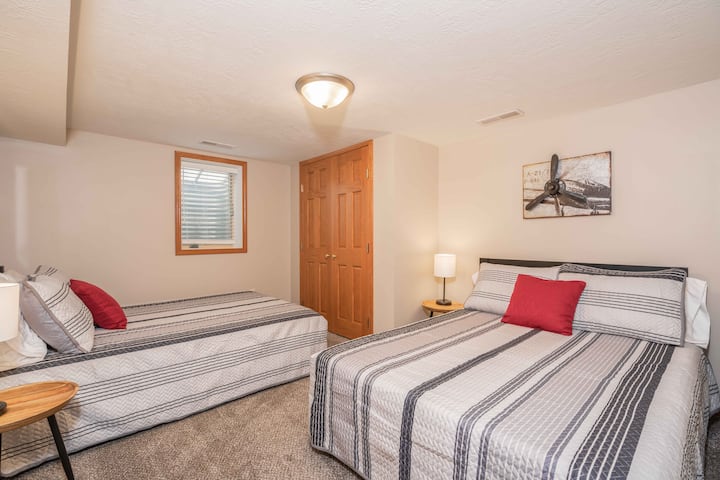 2 full-size beds with memory foam mattresses in lower level. Perfect for kids or full family to share!