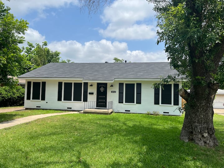 Home away from Home. Monthly discount offered Houses for Rent in Waco