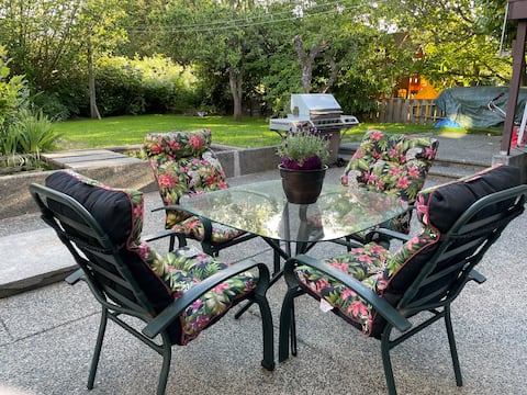 Accessibility suite, King Bed, Giant Tub.