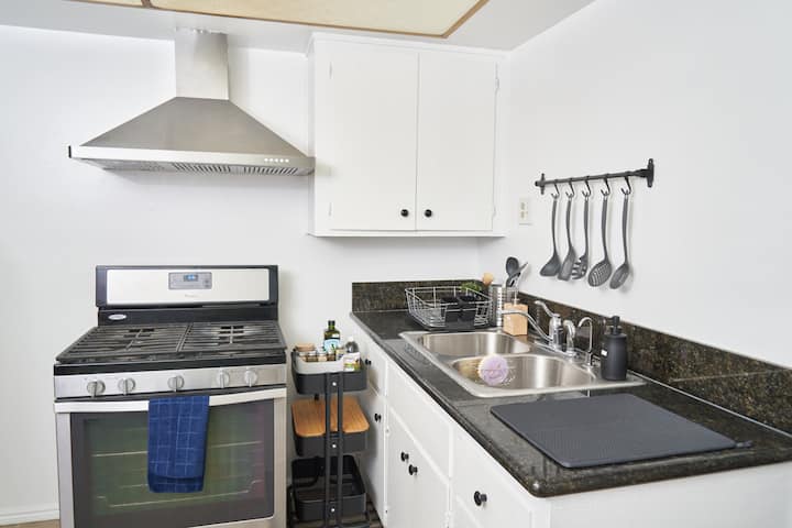 Charming Guesthouse In San Gabriel - Montebello, CA
