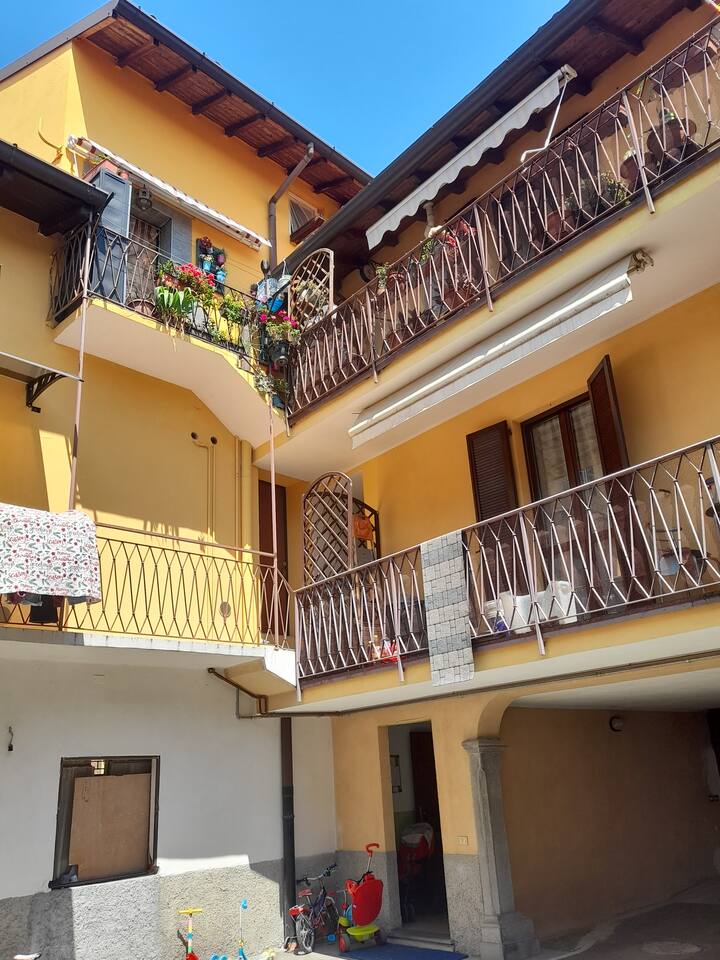 Appartamento Flowers 3 miles from airport - Airbnb