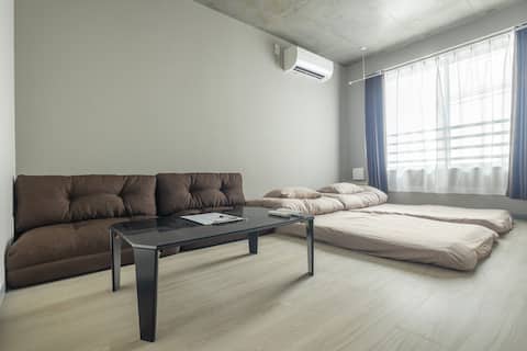 Newly built apartment # 401 Koiwa Station 3 minutes on foot High speed WiFi Haneda, Narita direct bus, shopping street nearby