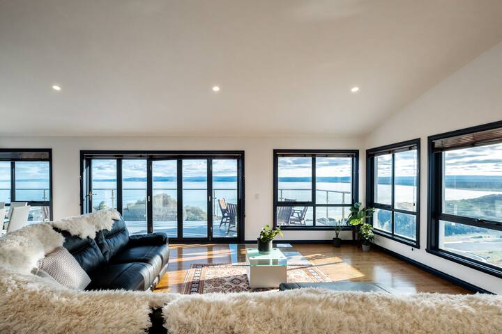 Waterview – Freycinet Holiday Houses gallery image 2