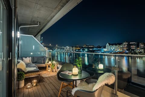 92spm of luxury W/ El-parking and roof terrace