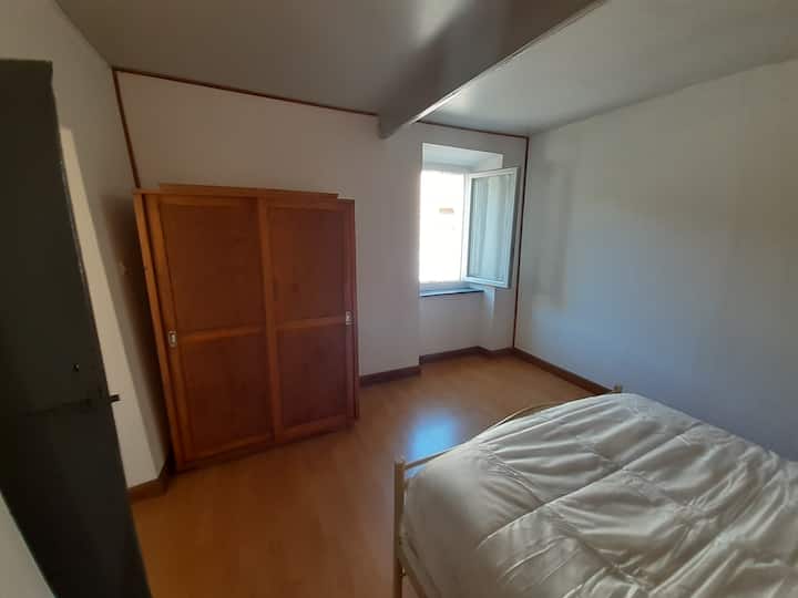 kitanda kikubwa cha chumba-140 