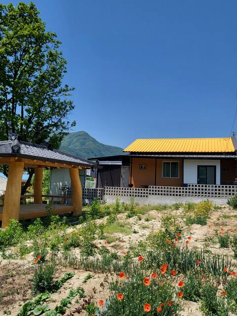 Yellow Roof Bed and Breakfast