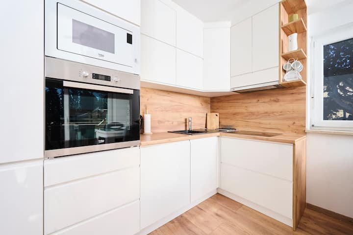 Apartment Morje | Beachfront & Balcony & Parking - Umag