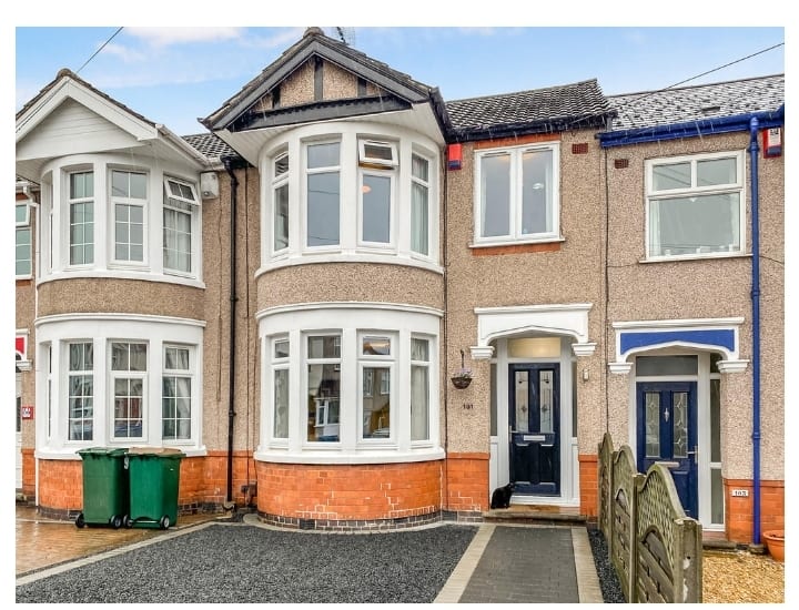 Modern 4 Bedroom Home With Free Parking. - Coventry