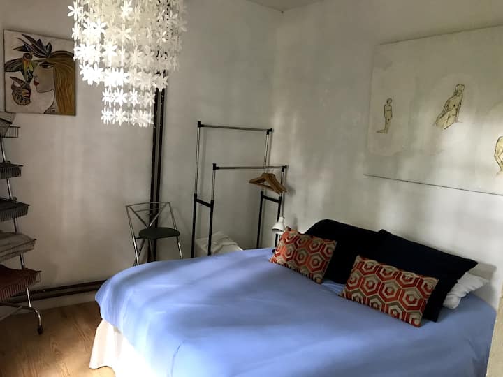 habitación con vistas al dosel como todas las habitaciones del apartamento