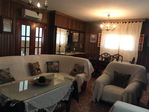 Anuncio de Airbnb popular: Villa Beli en Antequera