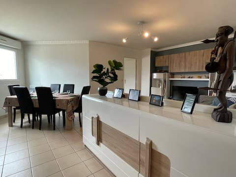 Spacious apartment 100m2 near Paris and parking