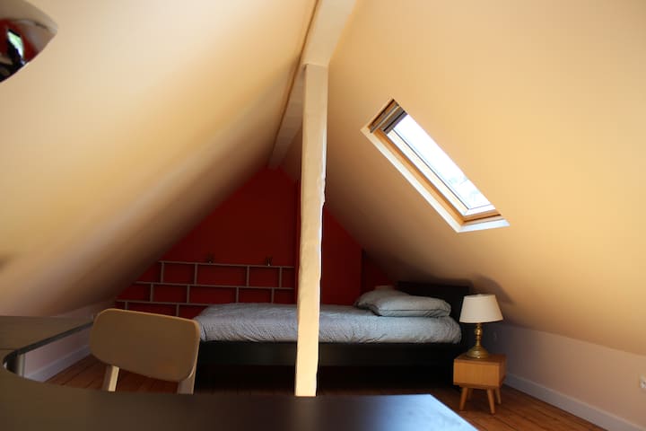The bedroom and its office 