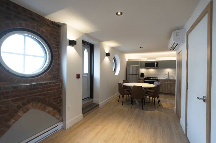 Le 31 McMahon | Grand Exclusive | Suite 2 Bedrooms gallery image 2