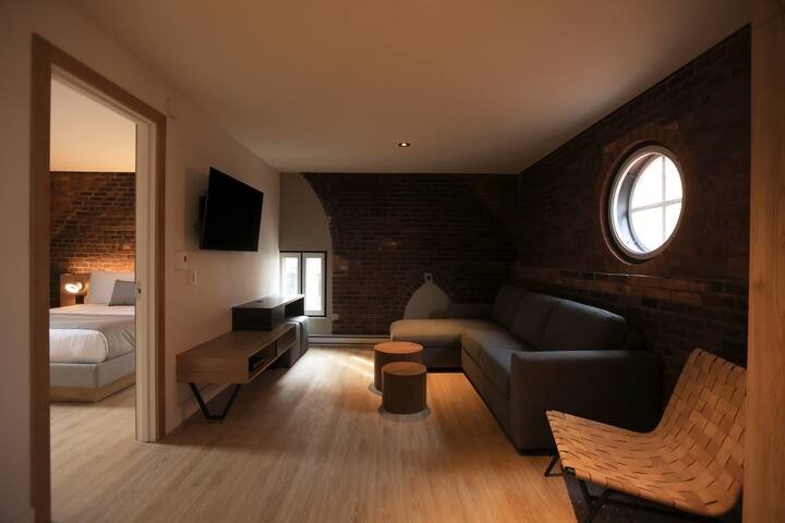 Le 31 McMahon | Grand Exclusive | Suite 2 Bedrooms gallery image 3