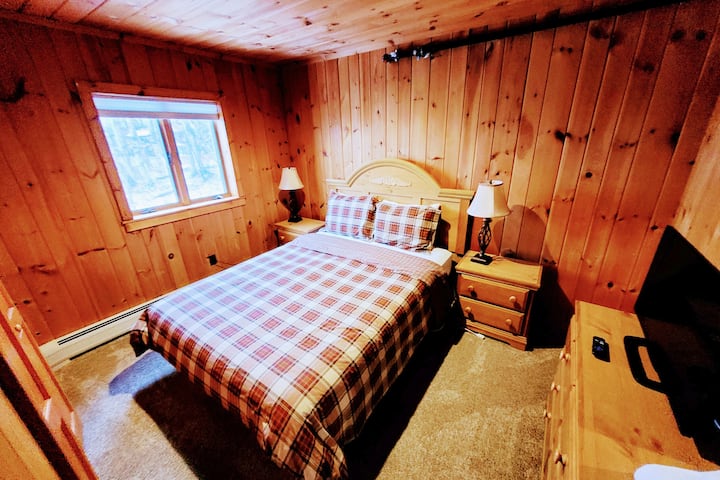 7º dormitorio en el 2º piso del departamento
Cama tamaño queen