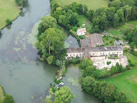 House (old mill) 50m from the Loir, 10 minutes from the zoo