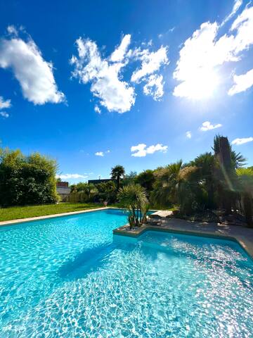 Maison chaleureuse du sud avec jardin paysager gallery image 4