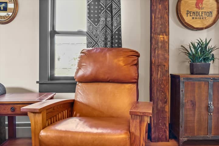 The Bootlegger Outlaw Hideout @The Pony Farm Ranch - Smugglers' Notch Resort, Jeffersonville