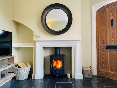 Cosy 2 bed period cottage & log burner in Orford