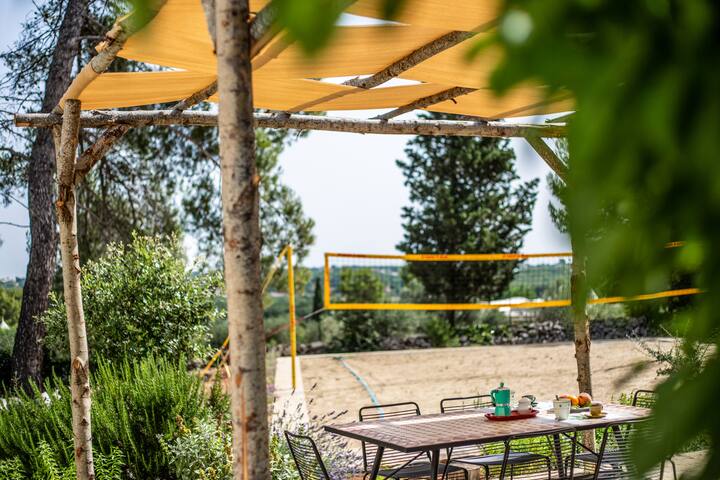TRULLI MELOGINO con campo di beach volley