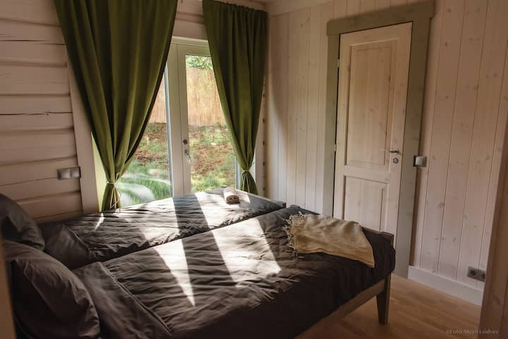 Tuba "maa".
Tuba „maa“.