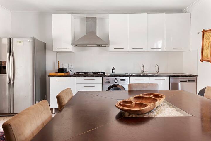 Self catering 3 bedrooms 3 bathrooms gallery image 3