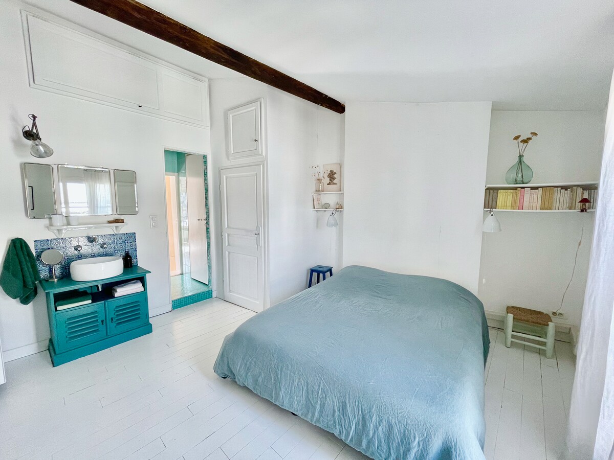 Suita 2 : Krevat Queensize +WC + Dush