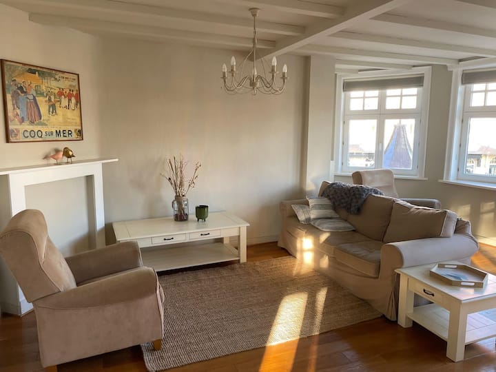 Iconisch Appartement ‘Chantecler’ In De Haan - Zuienkerke