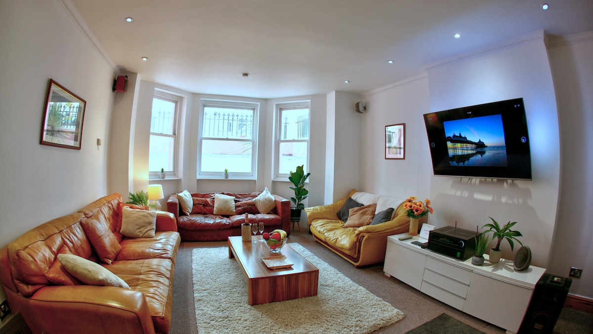 Top Airbnb: Huge Seafront Villa & Garden -"Burlington Palace" in Willingdon And Jevington