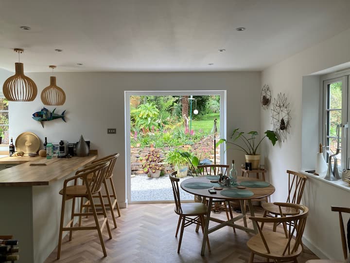 Helles, luftiges Familienhaus, schöner Garten, in Strandnähe - Airbnb