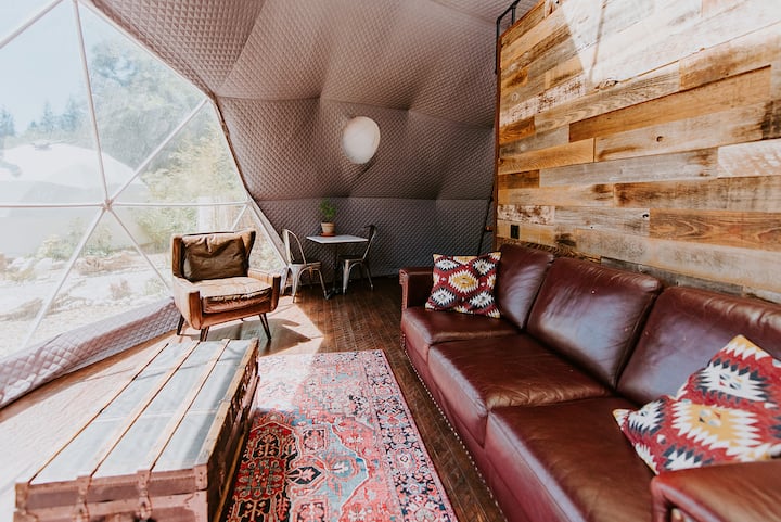 Luxury "Barn" Geodome On Beautiful Farm With Spa - Sechelt