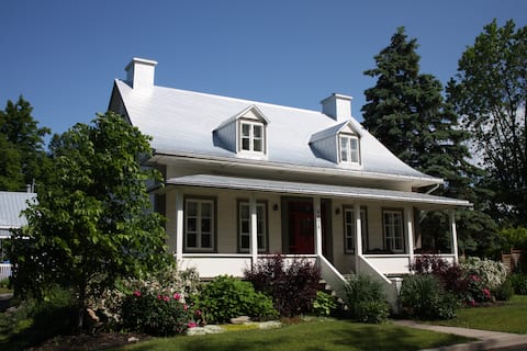 "Chez Bouquet" A beautiful ancestral.