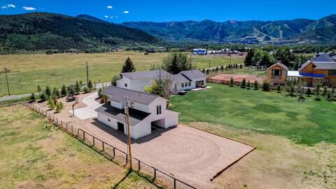 Perfect location farm house get away in park city