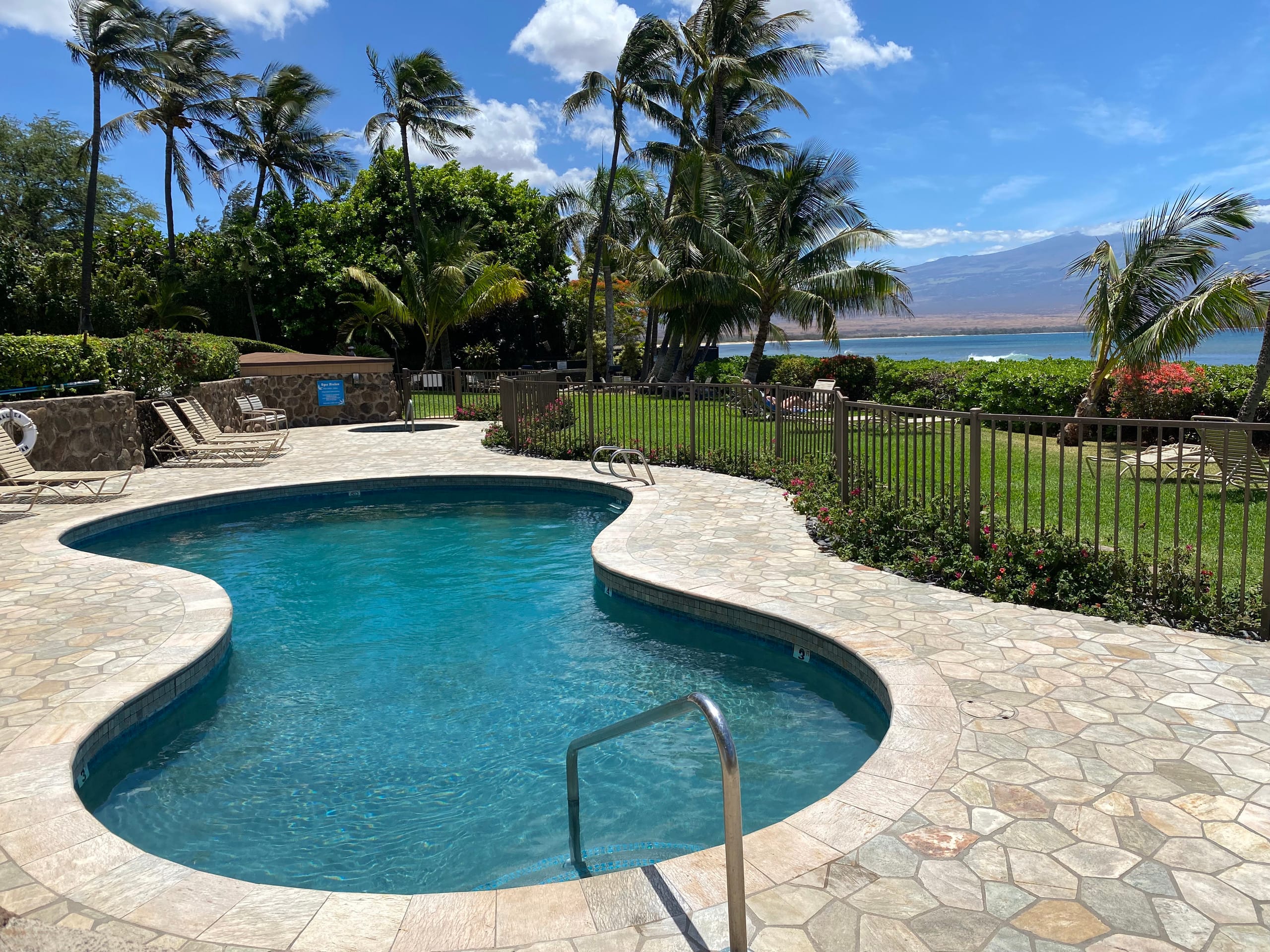 Condo in Wailuku · ★4.9 · 1 bedroom · 1 bed · 1 bath - Image 15