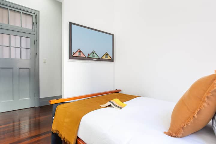 Bedroom 3 with king single bed