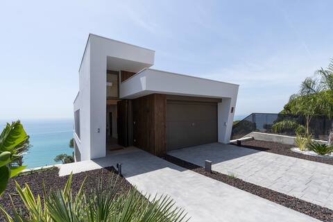 Luxury Waterfront Villa near Barcelona