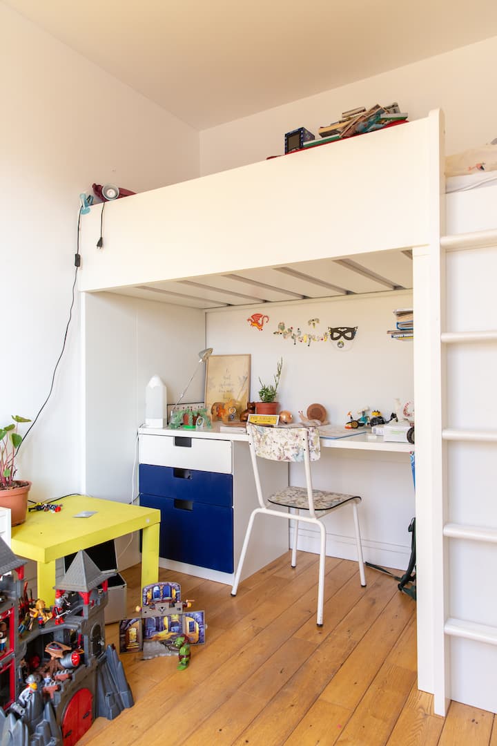 la chambre de mon fils avec un lit mezzanine