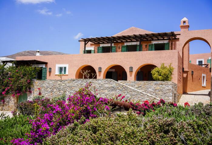 Exquisite beachfront mansion, 5 bedrooms- Syros