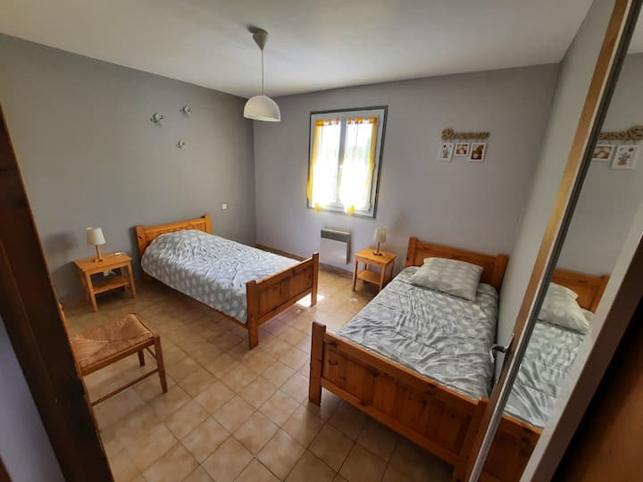 Balazuc Ardèche Holiday apartment
قرية فريجو مع حمام سباحة 