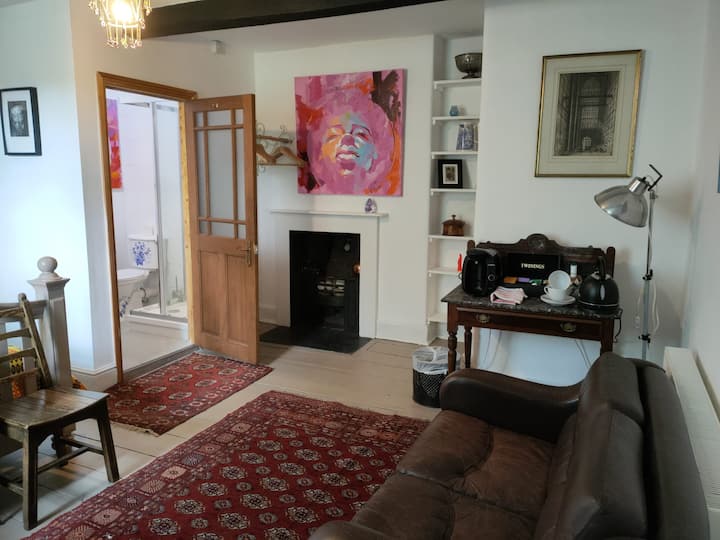 Art House B & B -  Pear Tree Room - Usk