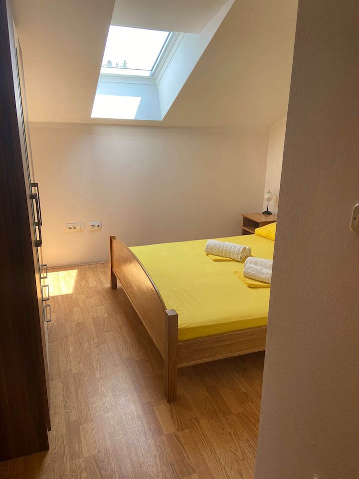 საძინებელი 1