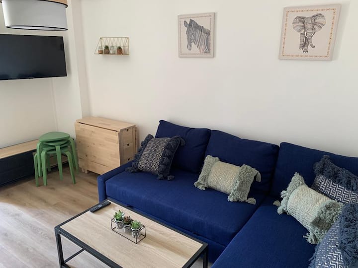 1 bedroom apartment Cité Gastronomie Place Zola Apartments for