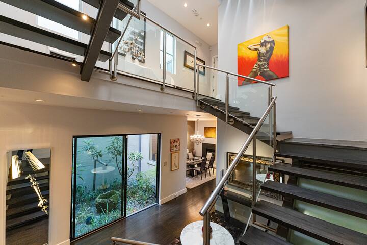 Dallas Luxury home w/hot tub/rooftop patio/ more gallery image 4