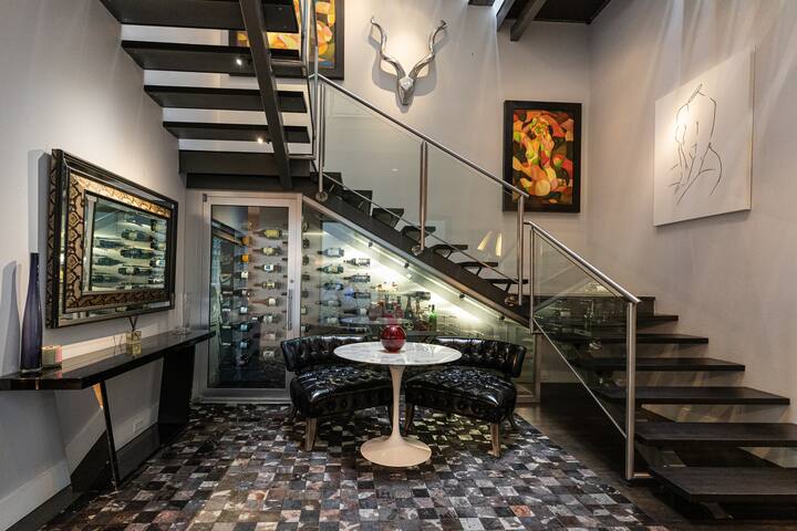 Dallas Luxury home w/hot tub/rooftop patio/ more gallery image 2