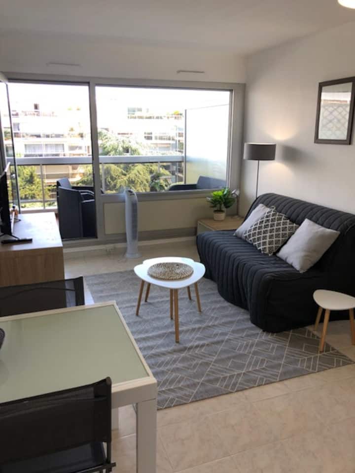 Superbe Appartement 4pers - Aperçu Mer / Piscine - Antibes