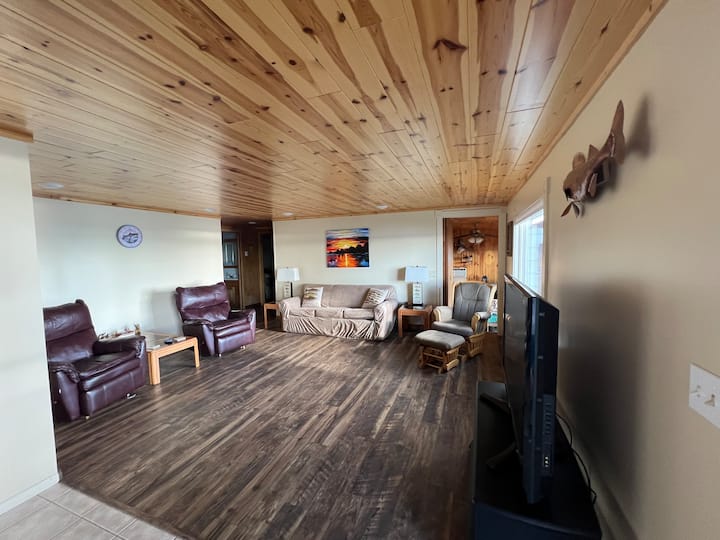 Grayling Michigan All Seasons Lake Cottage - Grayling, MI