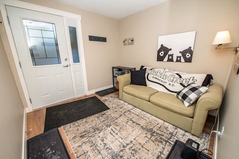 Top performing Airbnb: 3BR Oasis|Private Hot Tub & Sauna|Walk to Ski Hill in Kimberley