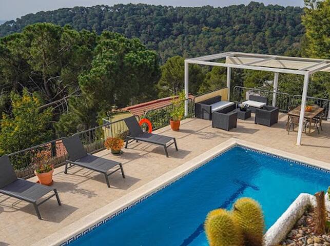 Costa Brava magnifique Villa vue mer et piscine. gallery image 2